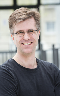 Portrait picture of Christopher Barner-Kowollik