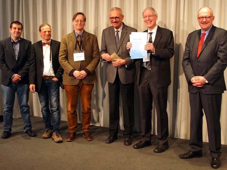 Picture of the ARES project group with Prof. Schimmel that won first prize in the VIP+ program of BMBF