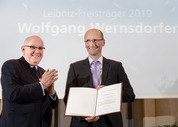 Picture of award ceremony Leibniz prize Prof. Wernsdorfer