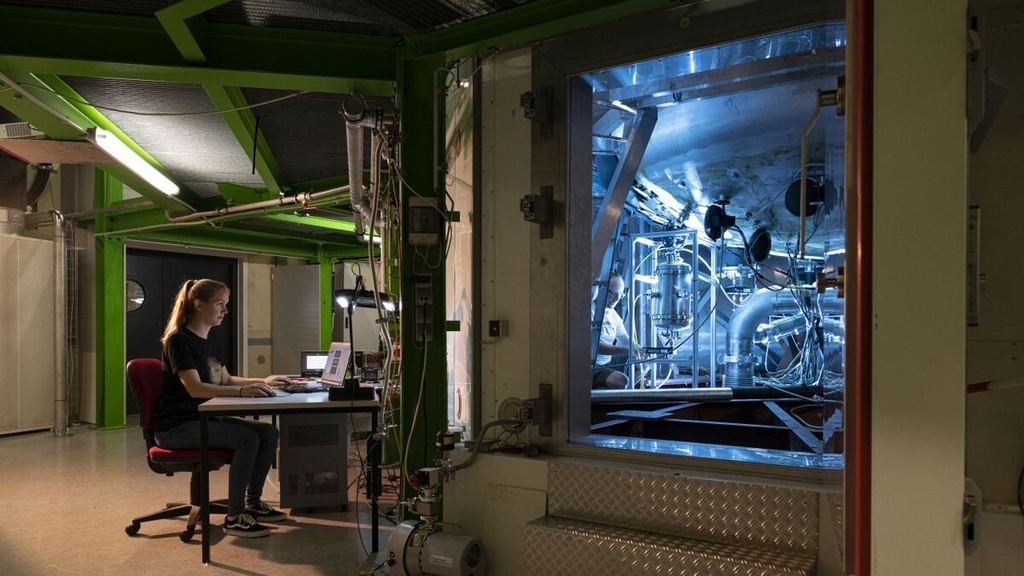 Picture of cloud simulation chamber AIDA