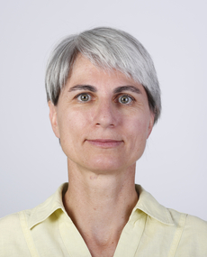 Portrait picture of Ilona Koronczi