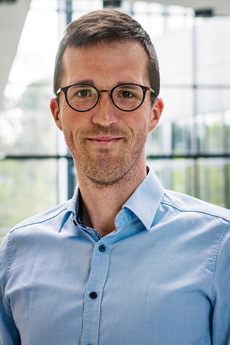 Portrait picture of Bastian Weinert